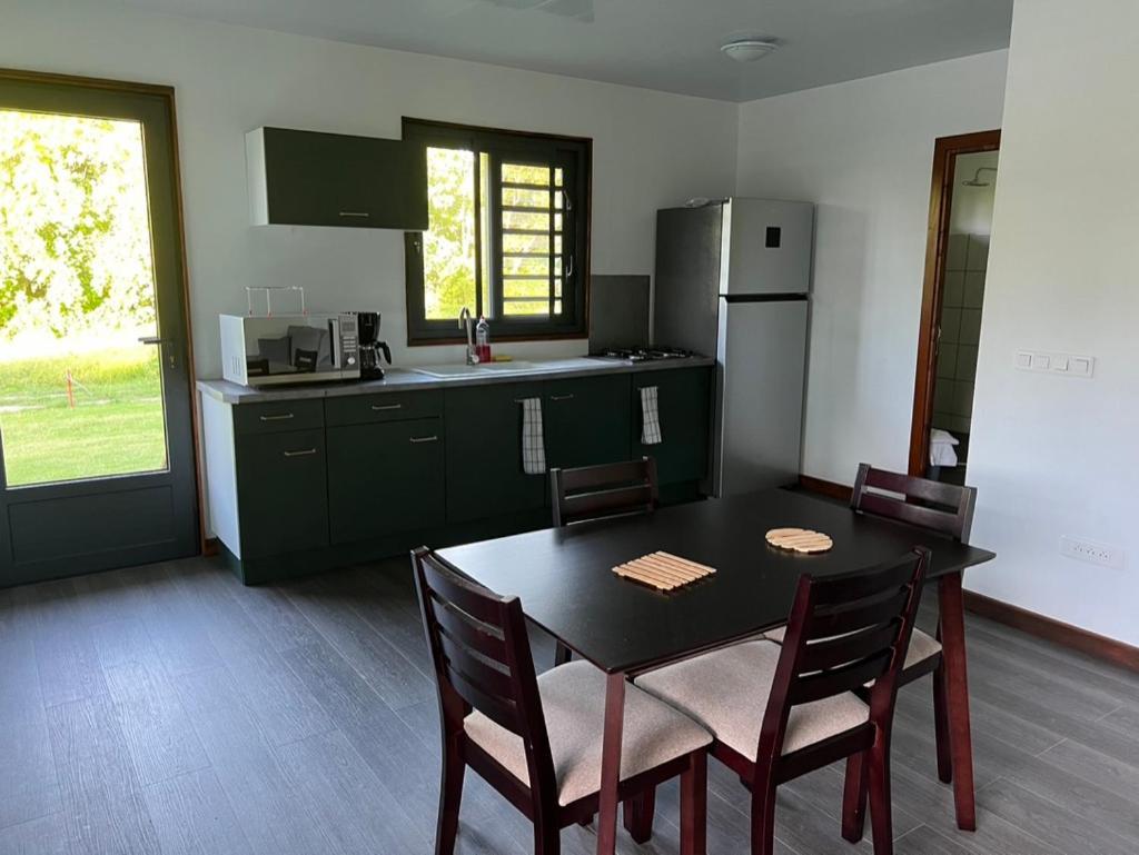 Parea Lodge Huahine Bungalow F2 #Miti Luaran gambar